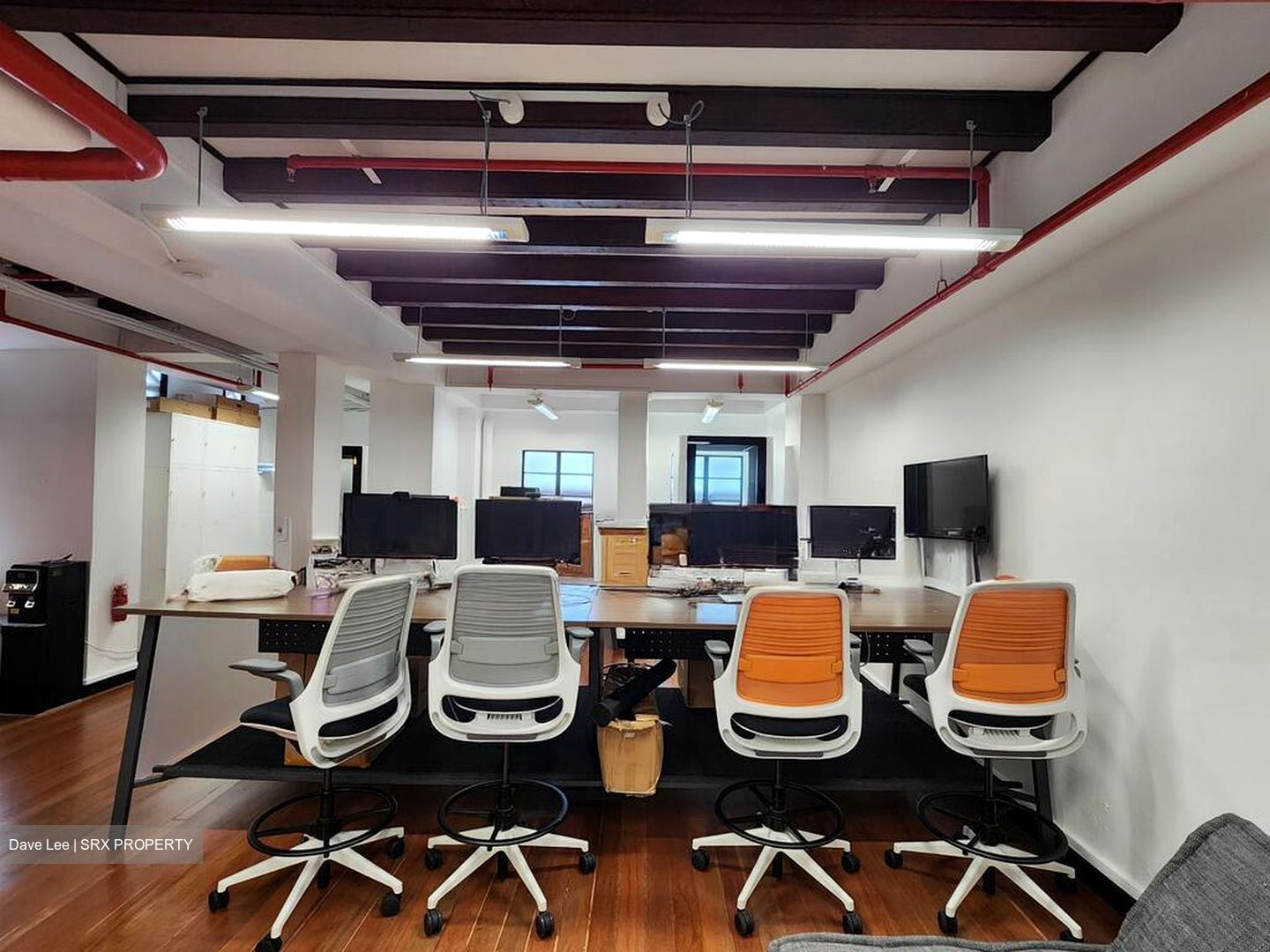 Far East Square (D1), Office #524138081